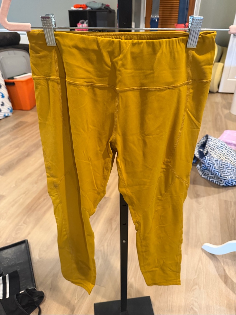 Zyia Sz 8-10 Women's Mustard Active Capri Leggings